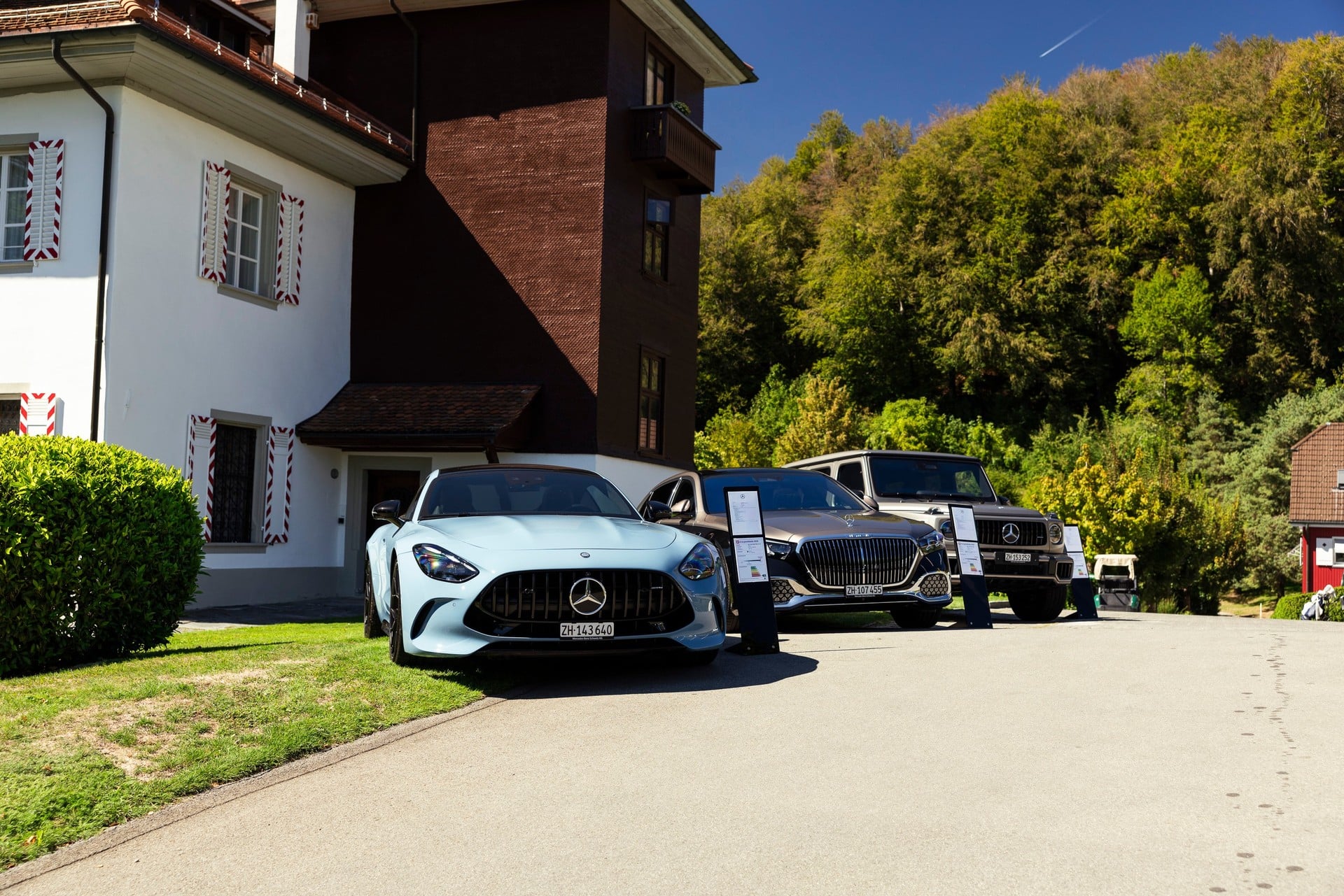 Mercedes-Benz cars outside the clubhouse of the Lucerne Golf Club, MercedesTrophy Swiss Final 2026